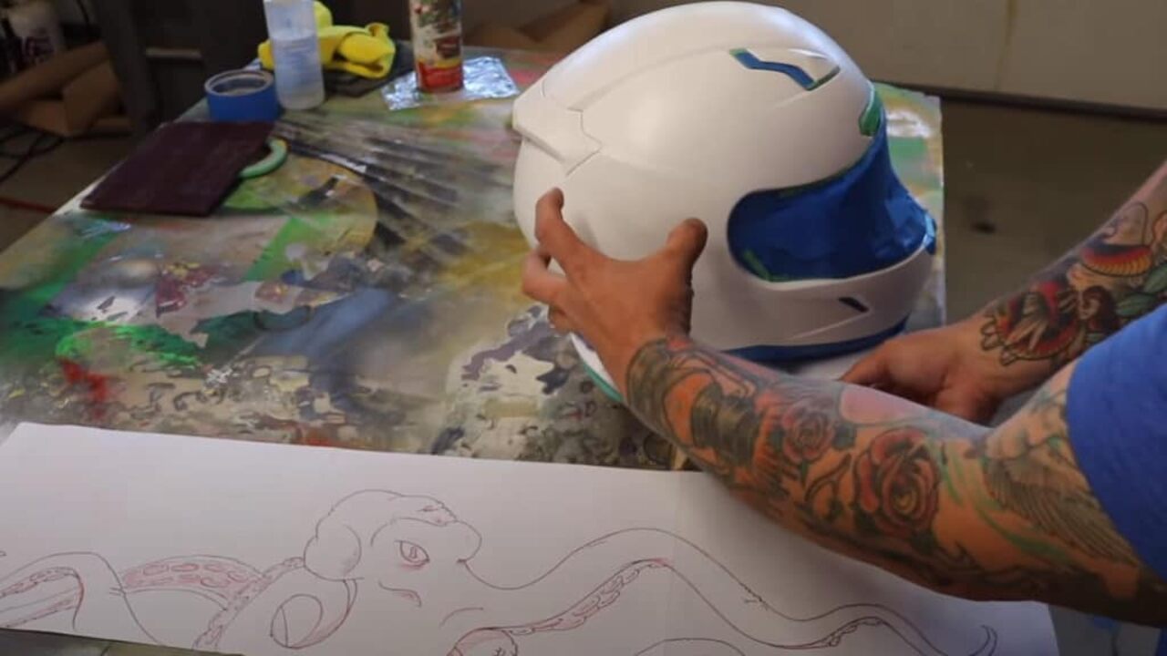 Factors To Consider While Choosing Right Paint For Your Helmet