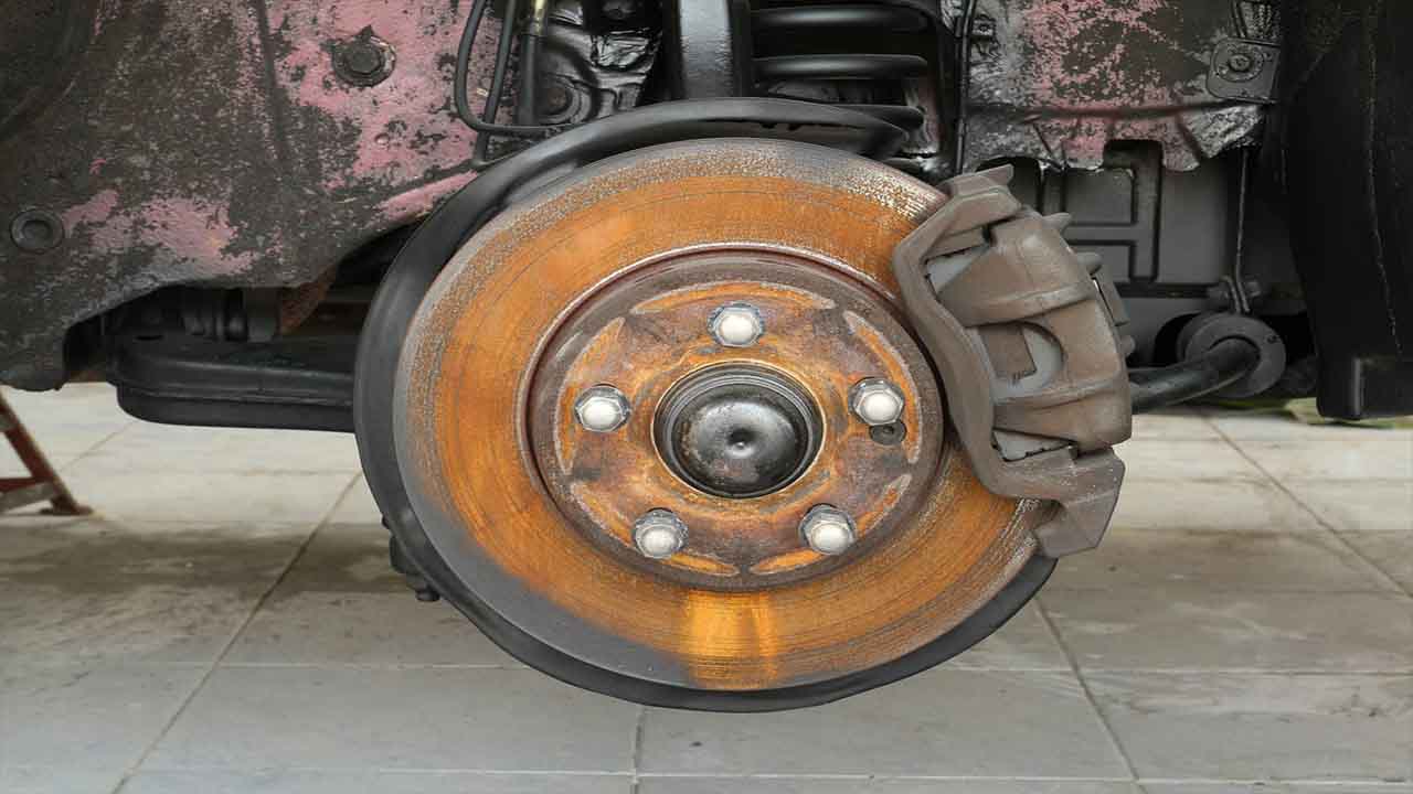 Pros And Cons Of Spraying Cleaner On Brake Pads